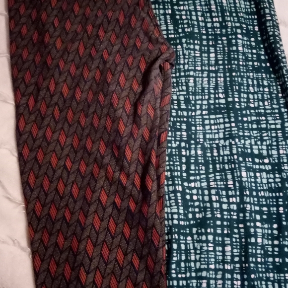 Leggings LuLaRoe 2 pairs Tall and curvy one size Form Fitting Buttery - Picture 3 of 11